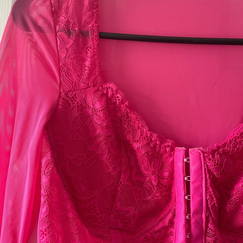 Cropped long sleeve lace corset top